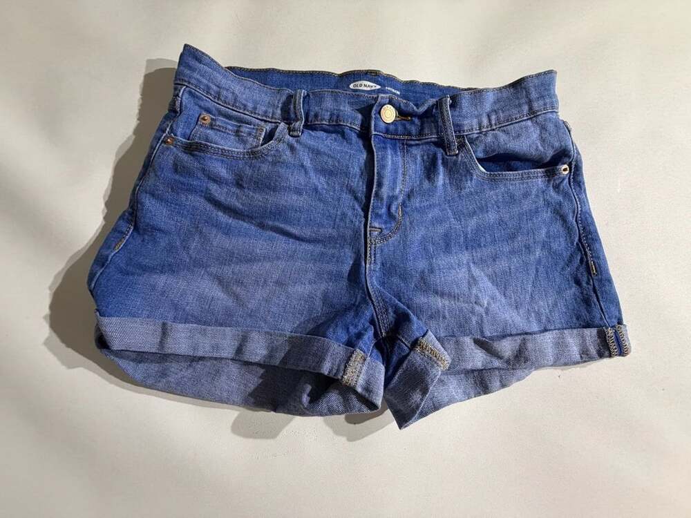 Old Navy Boyfriend Cuffed Jean Shorts Medium Wash Denim Stretch Womens